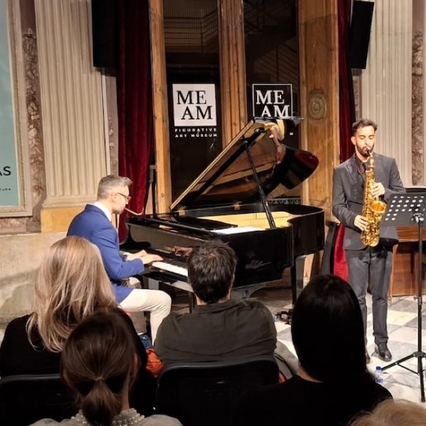 concierto piano jazz elegante saxo